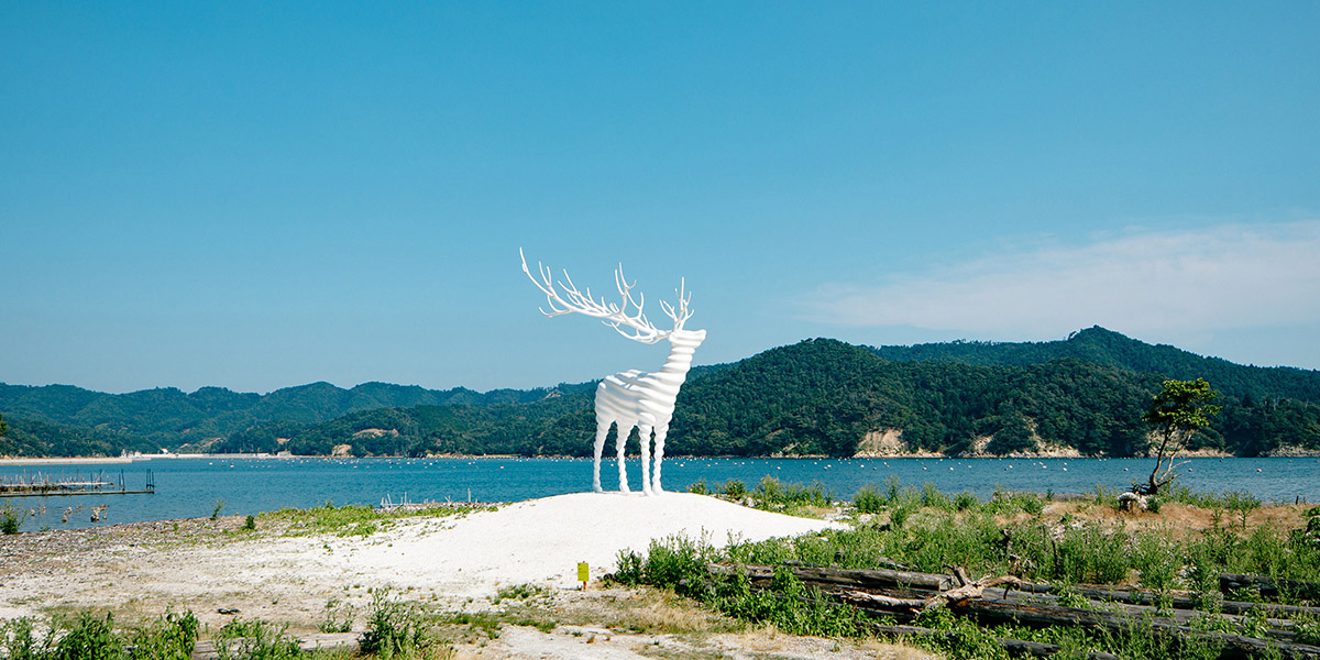 White Deer (Oshika) 名和晃平 | Reborn-Art Festival 2021-22
